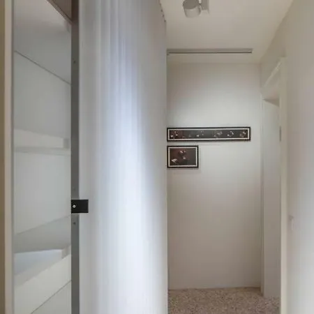 Architectural Nearby Rialto * 威尼斯