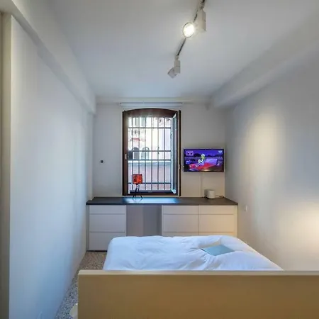 Architectural Nearby Rialto * 威尼斯